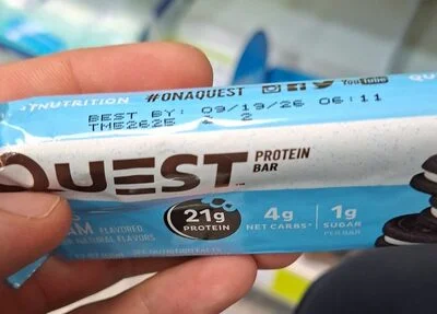 Quest Cookies & Cream Protein Bar